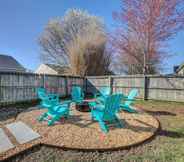 Others 2 Chic Bentonville Home w/ Patio & Fire Pit!