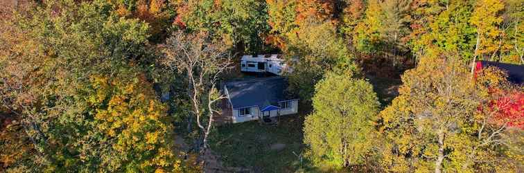 Others Outdoor Enthusiast's Lodge on 400 Private Acres!