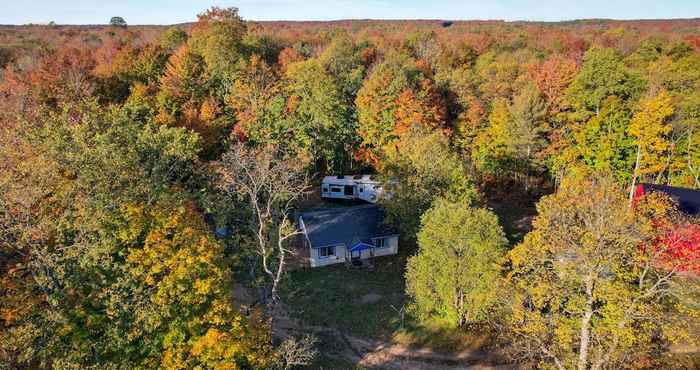Others Outdoor Enthusiast's Lodge on 400 Private Acres!