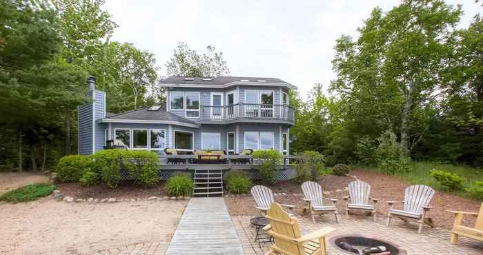 อื่นๆ Lavish Charlevoix Home on Lake Michigan, Fire Pit