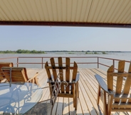 Others 5 Waterfront Granbury House w/ Deck & Private Dock!