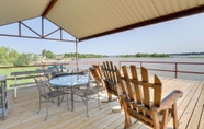 Others 3 Waterfront Granbury House w/ Deck & Private Dock!