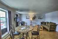 Others Convenient Kaukauna Condo, 8 Mi to Appleton!