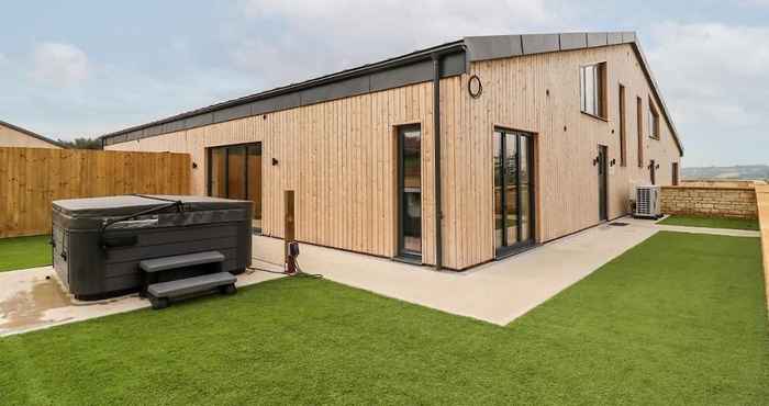 Lainnya 3 Bears Court Barn Conversion in Little Rissington