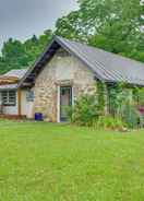 Primary image Cabin on Private Estate, 5 Mi to River Access