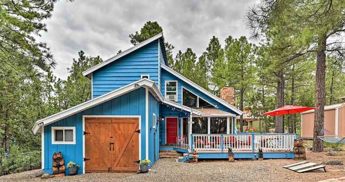 Others Colorful Munds Park Cabin w/ Deck & Fireplace