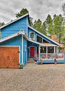 ภาพหลัก Colorful Munds Park Cabin w/ Deck & Fireplace