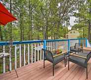 อื่นๆ 4 Colorful Munds Park Cabin w/ Deck & Fireplace