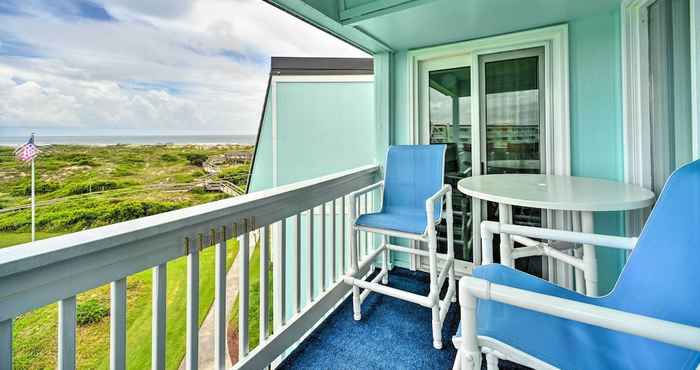 Others Chic Condo w/ Balcony & Pool - Walk to Beach!