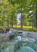 ภาพหลัก Michigan Golf Course Retreat w/ Gameroom & Hot tub