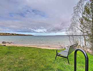 อื่นๆ 2 Charlevoix Cabin w/ Patio & Grill - Steps to Lake!