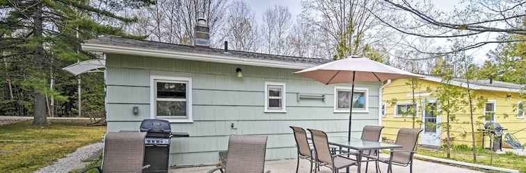 อื่นๆ Charlevoix Cabin w/ Patio & Grill - Steps to Lake!