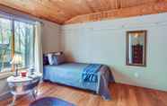 อื่นๆ 5 Cozy Indiana Cabin Rental w/ Private Porch & Grill