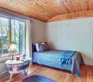 Others 5 Cozy Indiana Cabin Rental w/ Private Porch & Grill