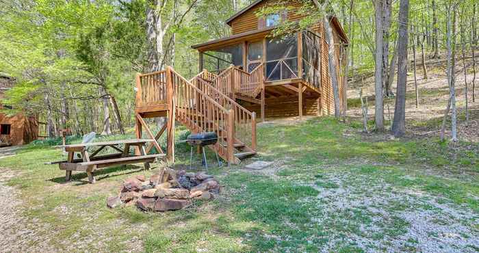 อื่นๆ Cozy Indiana Cabin Rental w/ Private Porch & Grill