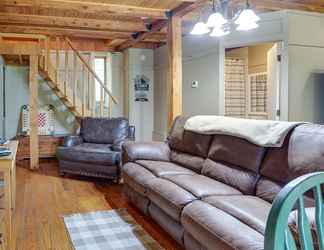 อื่นๆ 2 Cozy Indiana Cabin Rental w/ Private Porch & Grill