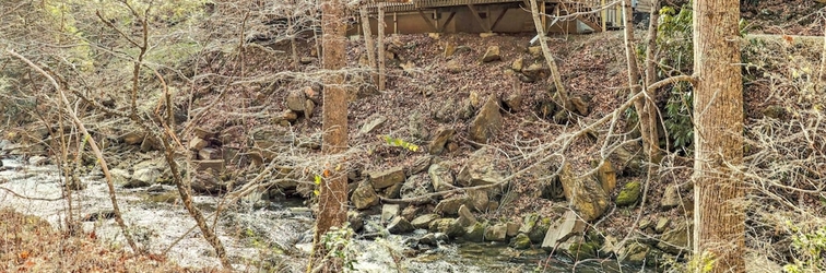 Others Idyllic Creekside Bryson City Gem w/ Hot Tub!