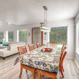 Interior 1 Relaxing Lincoln City Coastal Escape Near Beach!, Connie Hansen Garden Hotels