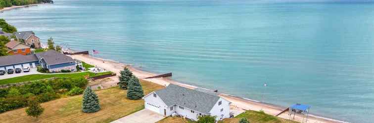 Others Charming Lake Huron Home w/ Private Beach!