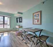 Others 2 Downtown Saugatuck Condo, Near Oval Beach!