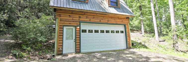 อื่นๆ Secluded Murphy Cabin w/ Fire Pit + Forest Views!