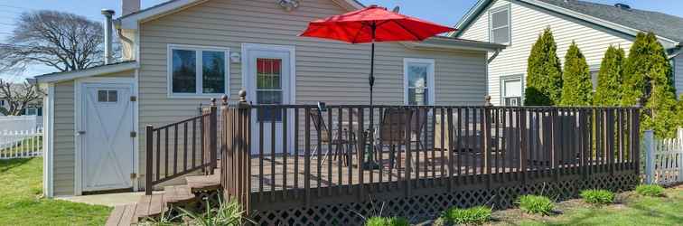 อื่นๆ Cozy Villas Cottage w/ Deck, 1/2 Block to Beach!