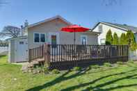 Others Cozy Villas Cottage w/ Deck, 1/2 Block to Beach!