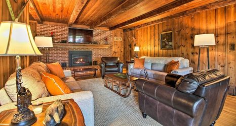 其他 2 Vintage Schroon Lake Farmhouse w/ Private Beach!
