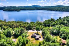 其他 Vintage Schroon Lake Farmhouse w/ Private Beach!