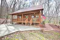 Lain-lain Cozy Hayesville Retreat w/ Deck & Mtn Views!