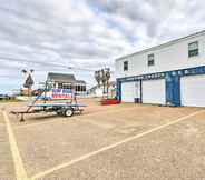 Others 4 Relaxing Surfside Bunkhouse - Walk to the Beach!