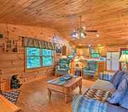 Others 4 Bryson City Cabin w/ Private Hot Tub & Pool Table!