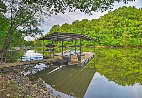 อื่นๆ Lake Barkley Home: Private Dock, Kayaks, Fire Pit