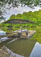 Primary image Lake Barkley Home: Private Dock, Kayaks, Fire Pit