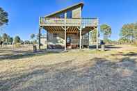 Others Fly-in Cabin in Aviation Community With Hangar!