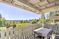 Others Scenic Bremerton Getaway w/ Spacious Deck!