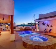 Others 3 Deluxe Adobe Home & Casita w/ Outdoor Pool & Spa!