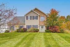 其他 Expansive Upstate Home w/ Home Theater!