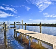 Lain-lain 5 Canalfront Port Charlotte Getaway w/ Boat Dock!