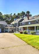 Primary image Superb 3-story Kennebunk Home - 1/2 Mi to Beach!