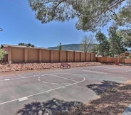 Others 6 South Sedona Condo w/ Pool Access - Walk to Shops!