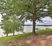 Khác 7 Lakefront Home w/ Private Beach Access!