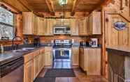 Lainnya 2 Secluded Smoky Mountain Retreat W/wraparound Deck!