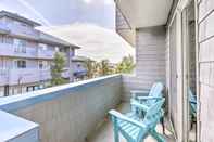 Others Grand Haven Condo w/ Patio < 1 Mi to Downtown