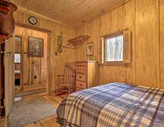 Others 2 Scenic Cabin w/ Deck & Fire Pit - Near Hiking!