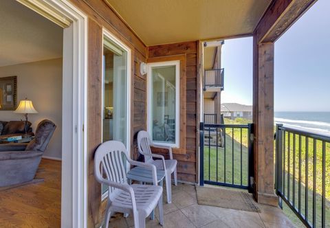 기타 Resort Lincoln Condo w/ Ocean Views & Pool Access!