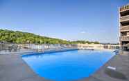 Lain-lain 5 Lakefront Osage Beach Condo w/ Community Pool