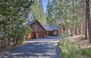 Others 6 Custom-built Cabin W/spacious Deck: 5 Mi to Hiking