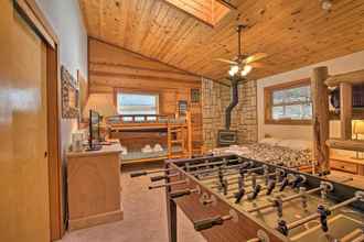 Others 4 Custom-built Cabin W/spacious Deck: 5 Mi to Hiking