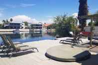 Lain-lain Lakefront Tempe House W/sun Deck, Hot Tub & Boats!